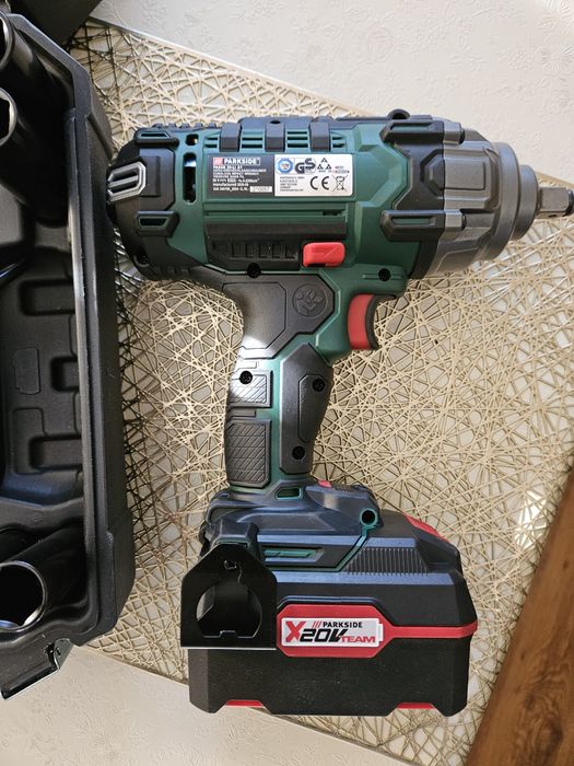 Нов акумулаторен гайковерт Parkside  400nm 20v