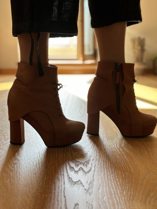 Ghete piele Mihaela Glavan