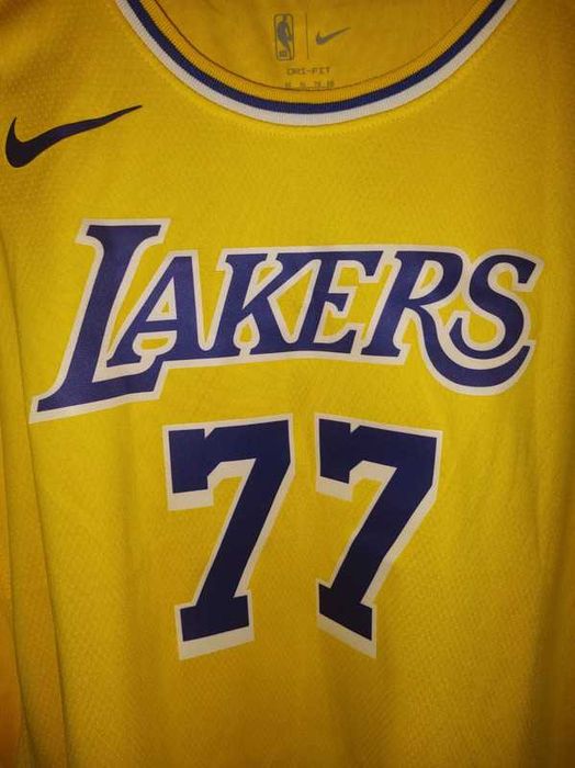 Maieu de basket marca Nike cu LA Lakers, #77 Luka Dončić (Sz XL)