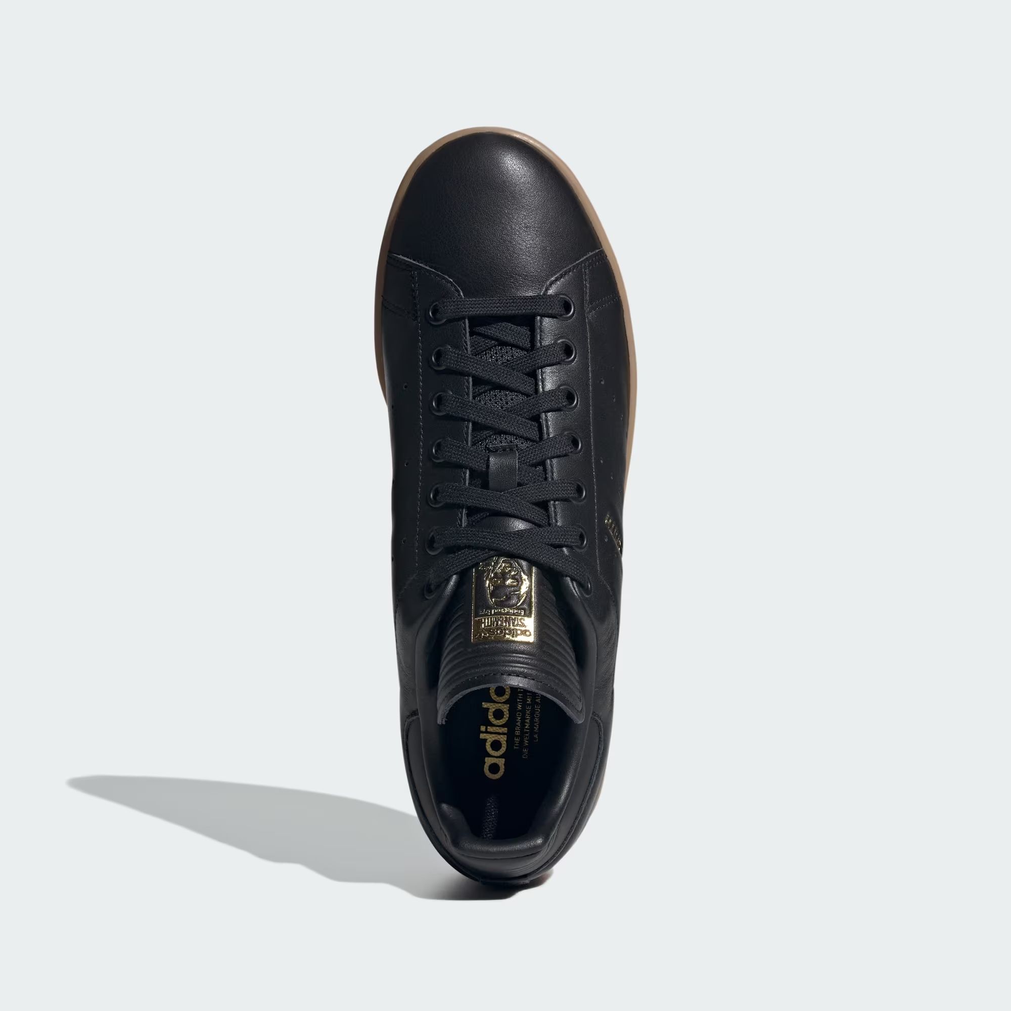 Adidas original Amerikadan keltirilgan USA razmeri 6 ,Euro razmeri 38.