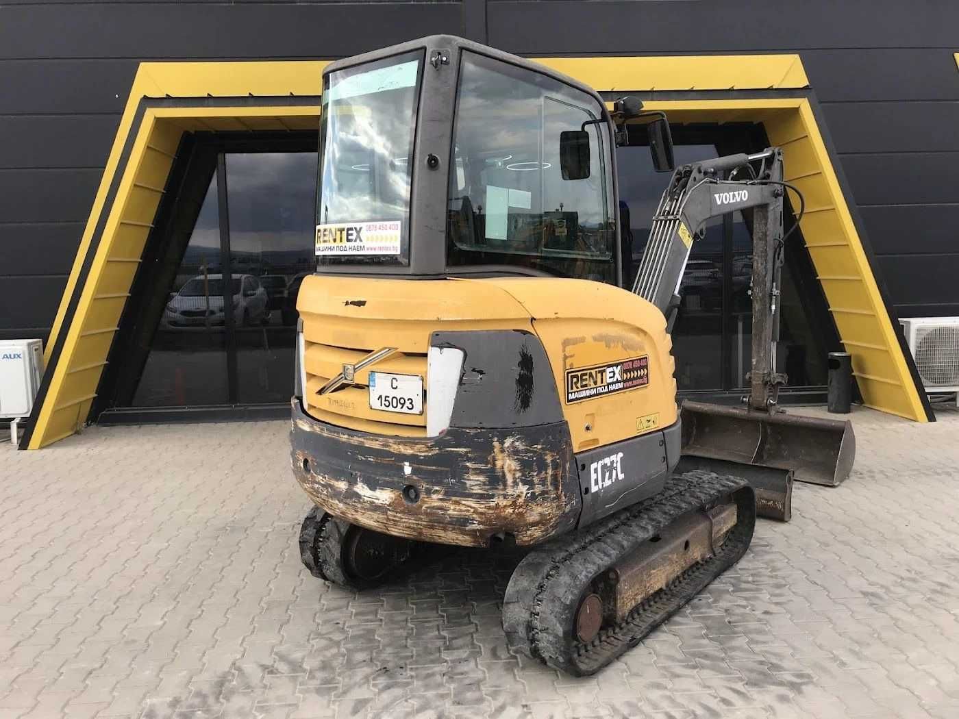 Багер Volvo EC27C