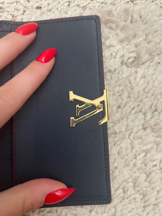 Портмоне Louis Vuitton Capucines още с етикет