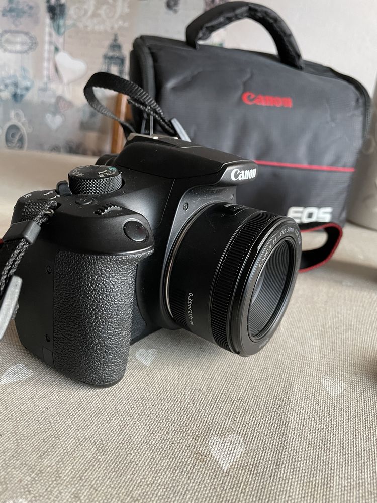 Canon 1300D + 2 обектива