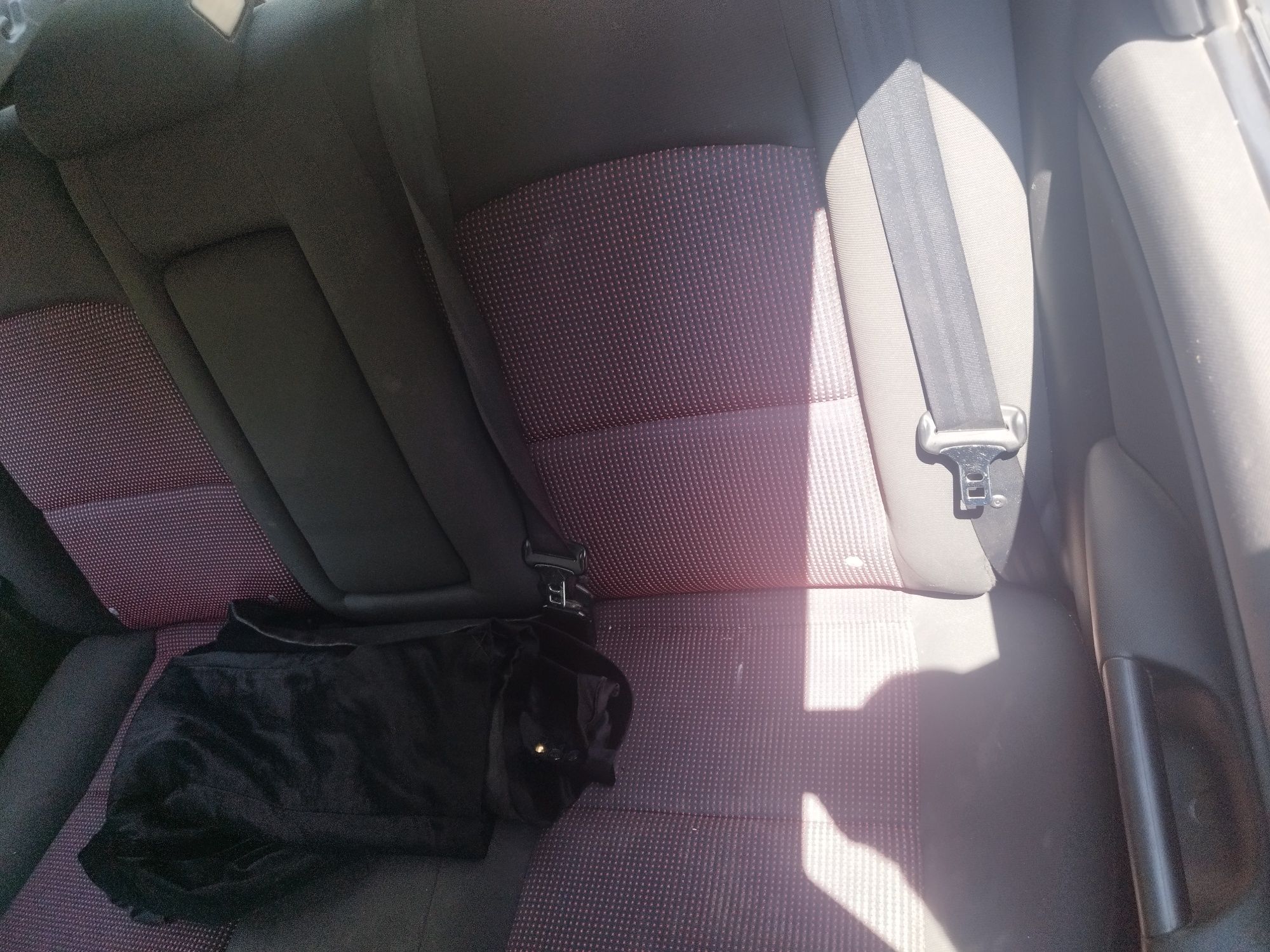 Vând Mazda 3
An fabricație 2005
motor 1.6i Consum mic
4 Geamuri electr