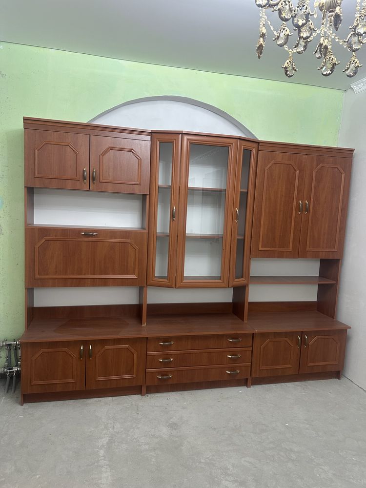 Продам стенку почти новый 2.70 на 2.10