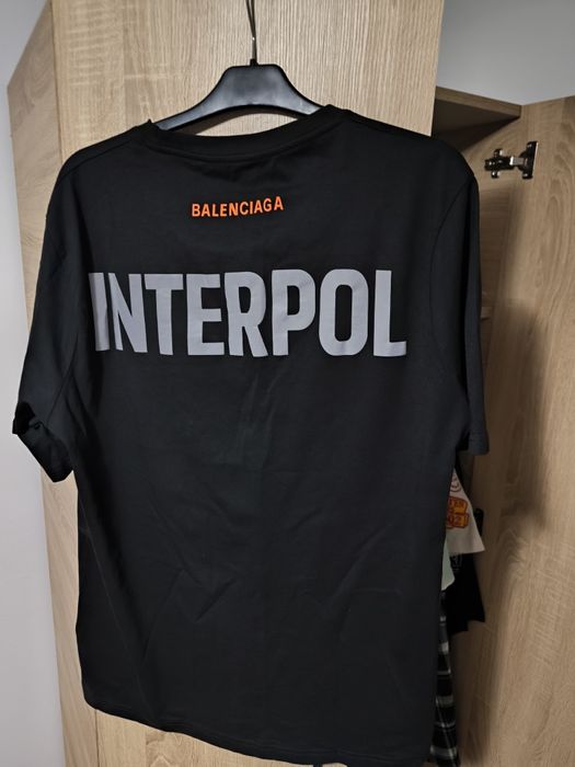 Vând tricou Balenciaga