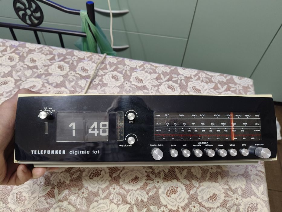 Radio cu ceas flip Telefunkhen