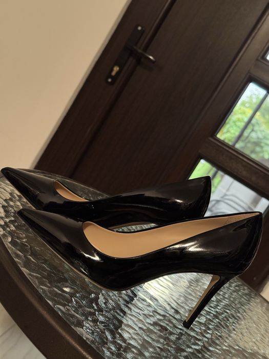 Pantofi stiletto