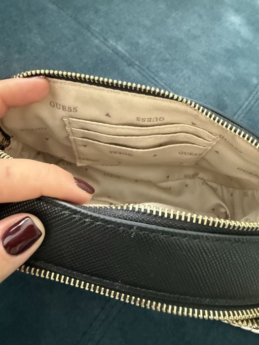 Дамска чанта Guess