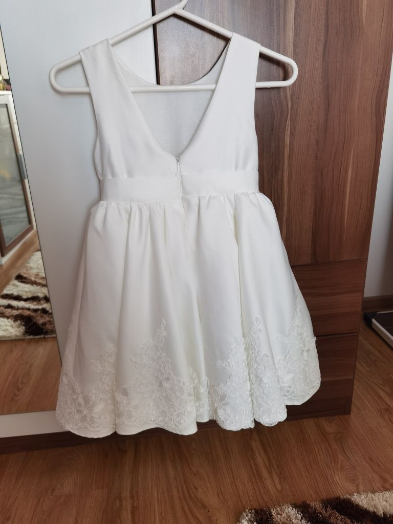 Бяла рокля 9-10г
