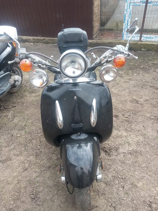 Vand 3 scutere honda,piagio,aprilia