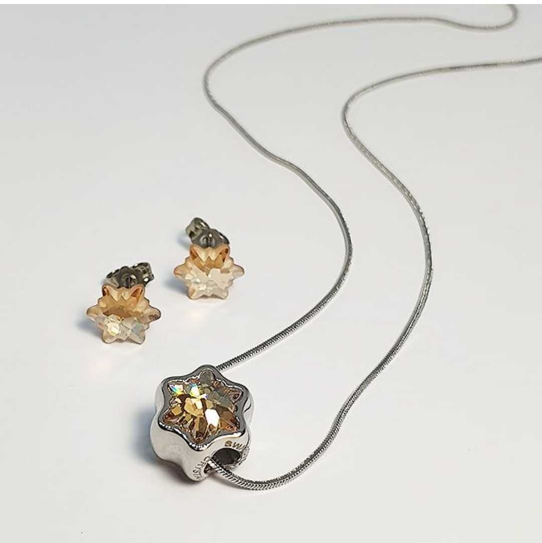 Комплект Swarovski - колие с талисман и обици