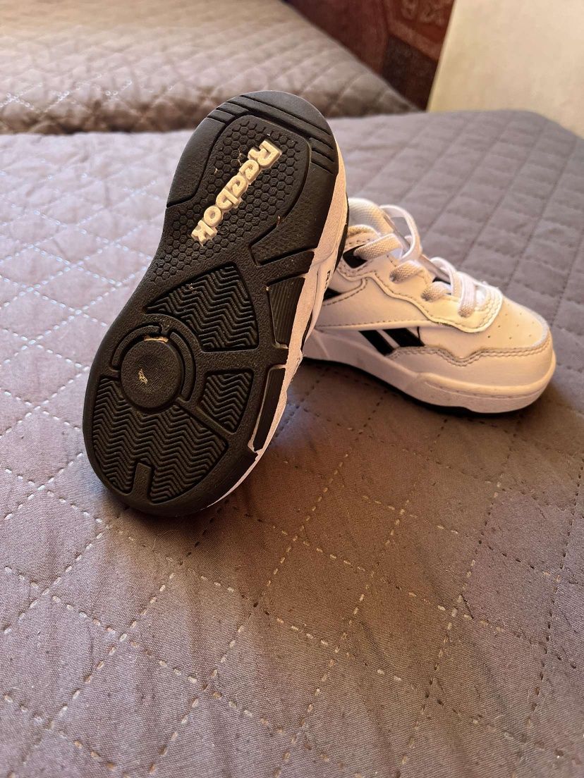 Оригинални бебешки маратонки-"Reebok"