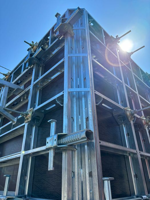 ÎnchiriereVânzare Panouri MetaliceAluminiu Soluții Profesionale 60KN