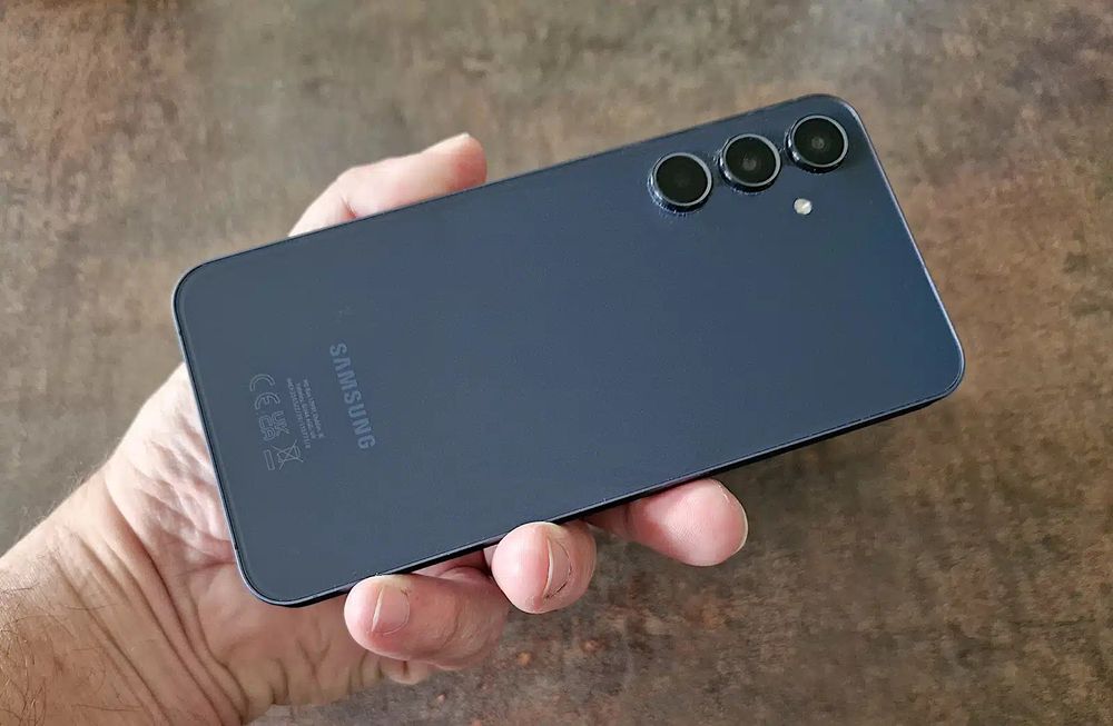 Samsung a55 сотилади