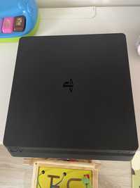 PS 4 impreuna cu doua console