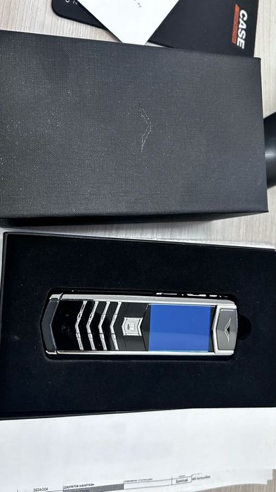 Продам телефон Vertu
