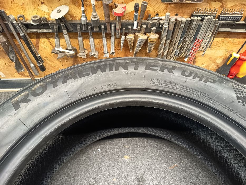 Cauciucuri de iarna 215/55R16