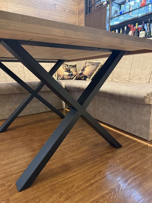 Трапезна дъбова маса