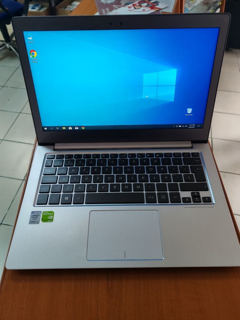 Se vine ASUS Notebook UX303L
