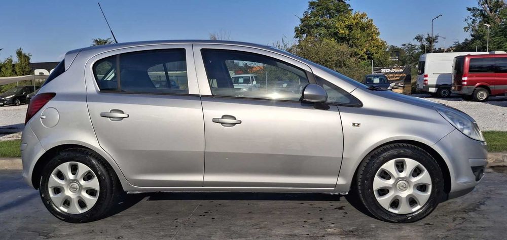 Opel Corsa D 1.2i 16V - 80PS