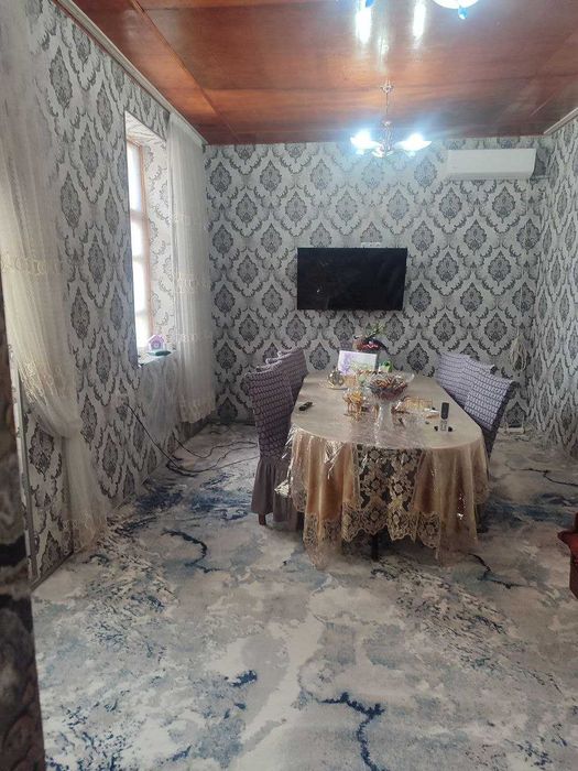 Uy hovli sotiladi