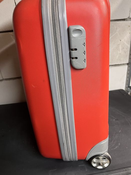 Troler valiza calatorii