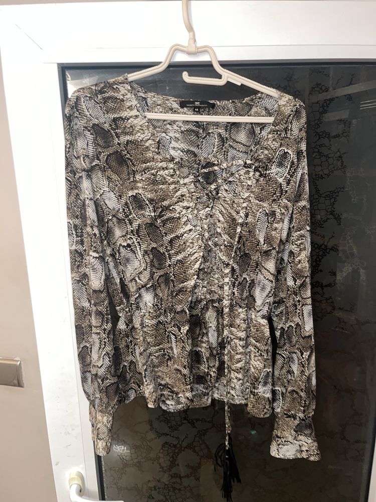 Риза на Elisabetta Franchi