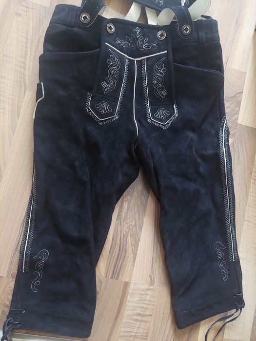 Pantaloni bavarezi Edel heiss, pentru festival Oktoberfest,negru