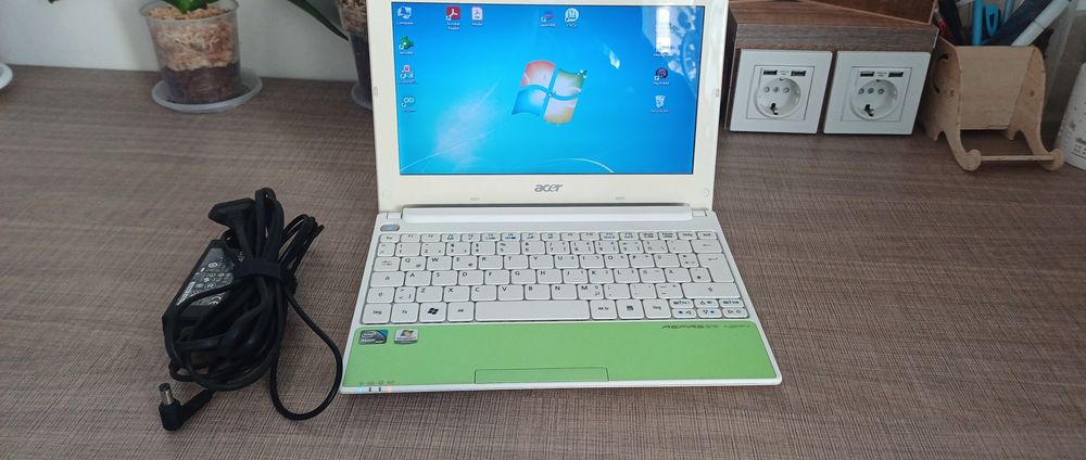 10 Инчов лаптоп .