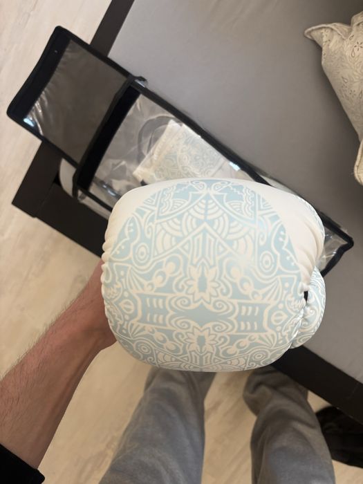 Боксoви ръкавици Leone и бинт everlast elite 2