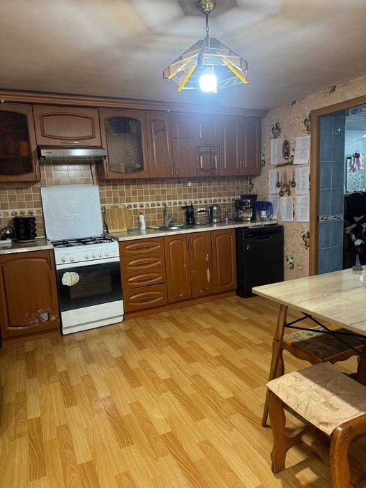 Мирзо-Улугбекский район
Ориентир: Дом быта
Участок: 6,25 соток