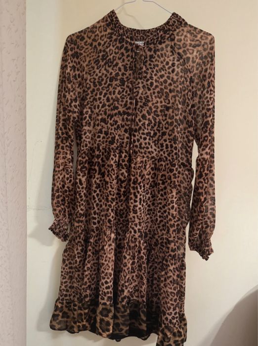 Rochie dama in stare foarte buna