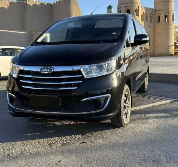 JAC M3 va JAC M4 mikroavtobuslari