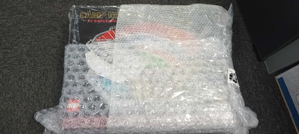 Продавам Lego Camp nou 10284