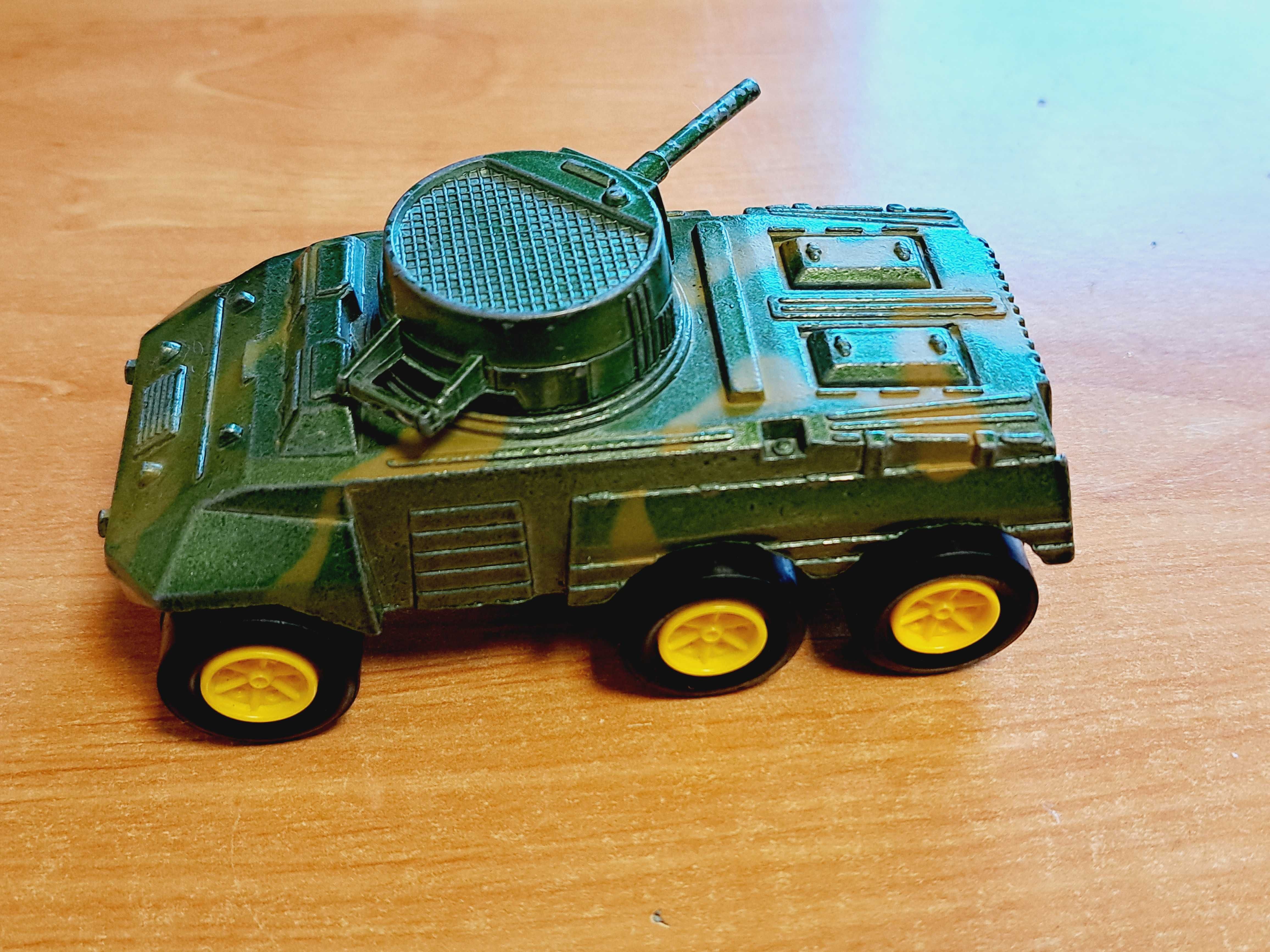 Tanc M8 vintage 70s marca americana TootsieToy Metal Armored Car Army