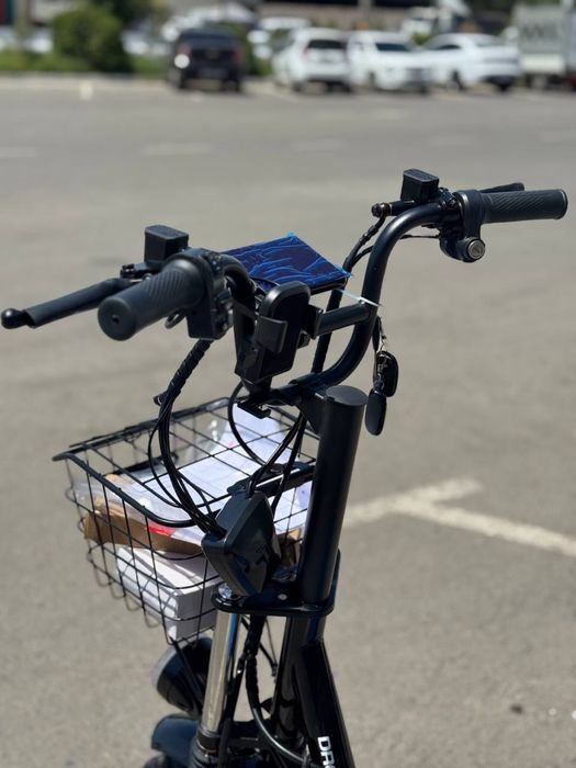 Kuryerlar uchun monstr modeli