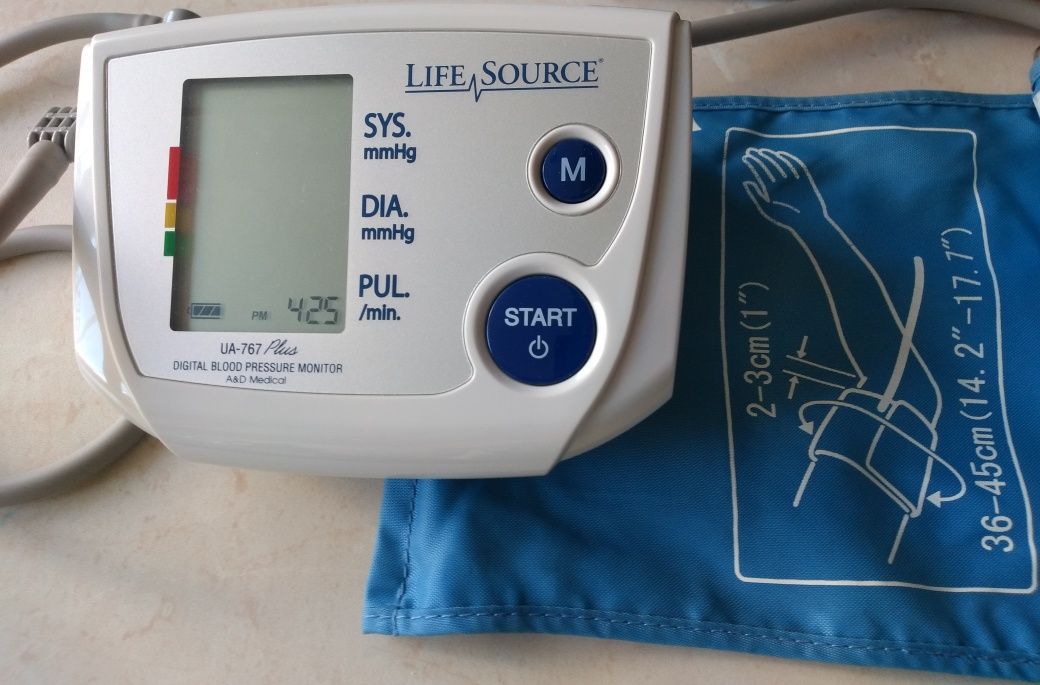 Електронен апарат за измерване нивото на кръвното налягане
