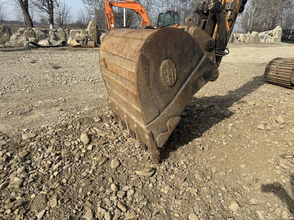 Inchiriez Vand Excavator Hyundai 140LC-9A