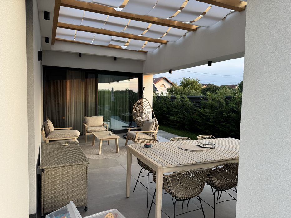 Casă de vânzare – construcție premium realizată pentru uz personal