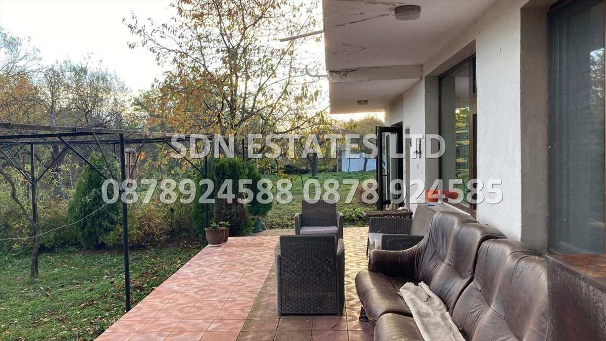 Продава се Къща в Казанлък - 200 кв.м за 725 €/кв.м - Снимка #2
