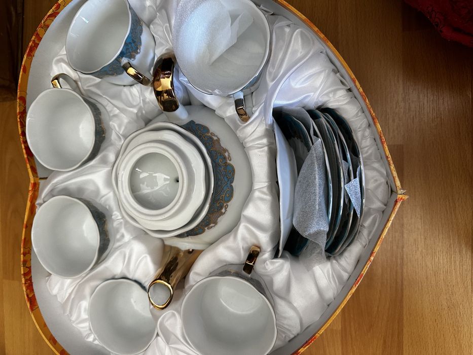 Чайный сервиз для 6 персон, чайник