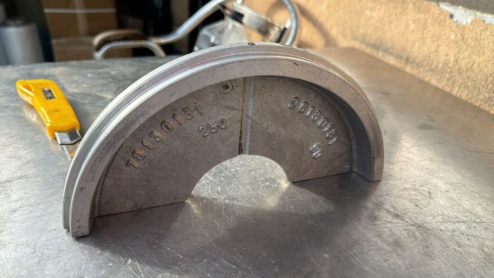 Brate aparate cap la cap