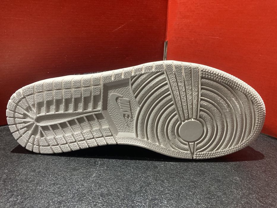 Оригинални! Nike Jordan 1 Retro Low Pony - 40 ShoeMag