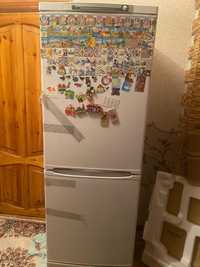 Холодильник двухкамерный INDESIT на запчасти