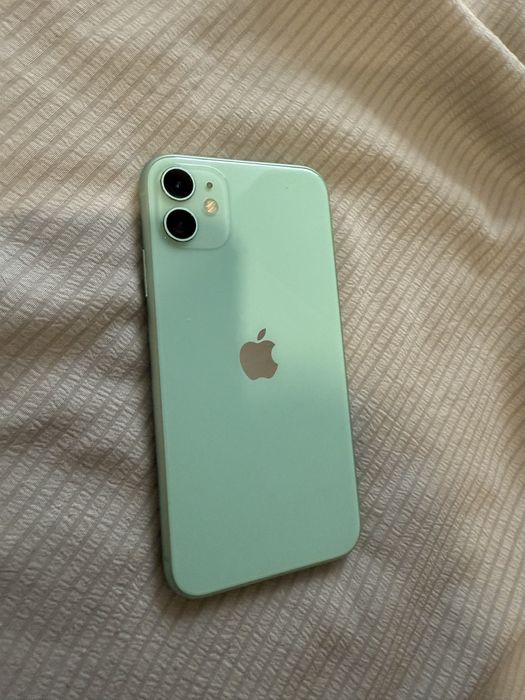 Продам телефон айфон 11