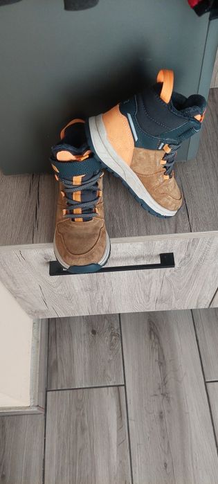 Детски боти от Декатлон.