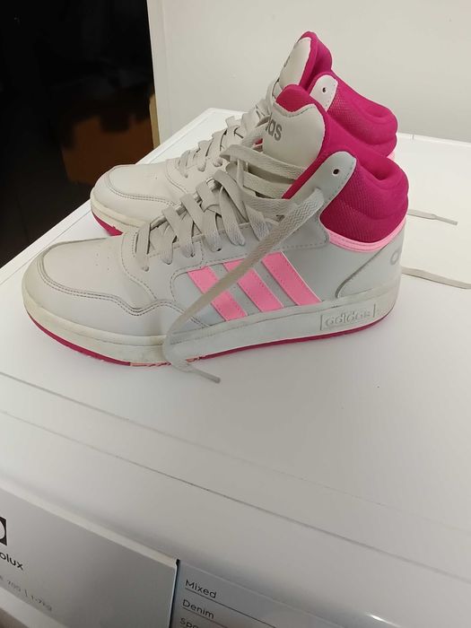 Дамски кецове Адидас, номер 38