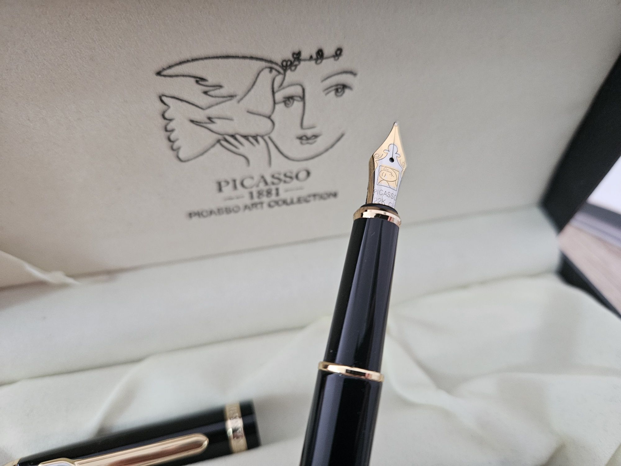 Set stilou si pix picasso negru art collection