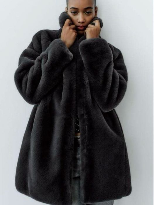 Zara пухкаво ново палто